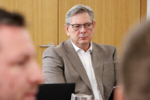 Ako účinnejšie bojovať proti diváckemu násiliu a extrémizmu