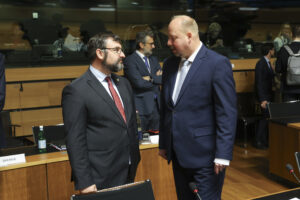 SLOVENSKO INICIUJE SPOLUPRÁCU V4 A RAKÚSKA: ELEKTRONICKÝ MONITORING SA NEMÁ KONČIŤ NA HRANICI